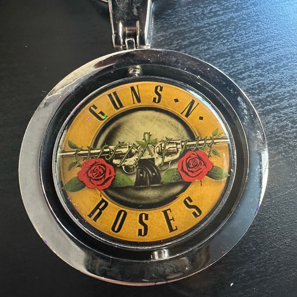 Metal Guns N' Roses Keychain - Picture 4 of 8
